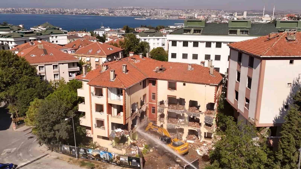 Büyükçekmece'de 48 Konutun Kentsel Dönüşüm Yıkımı Başladı