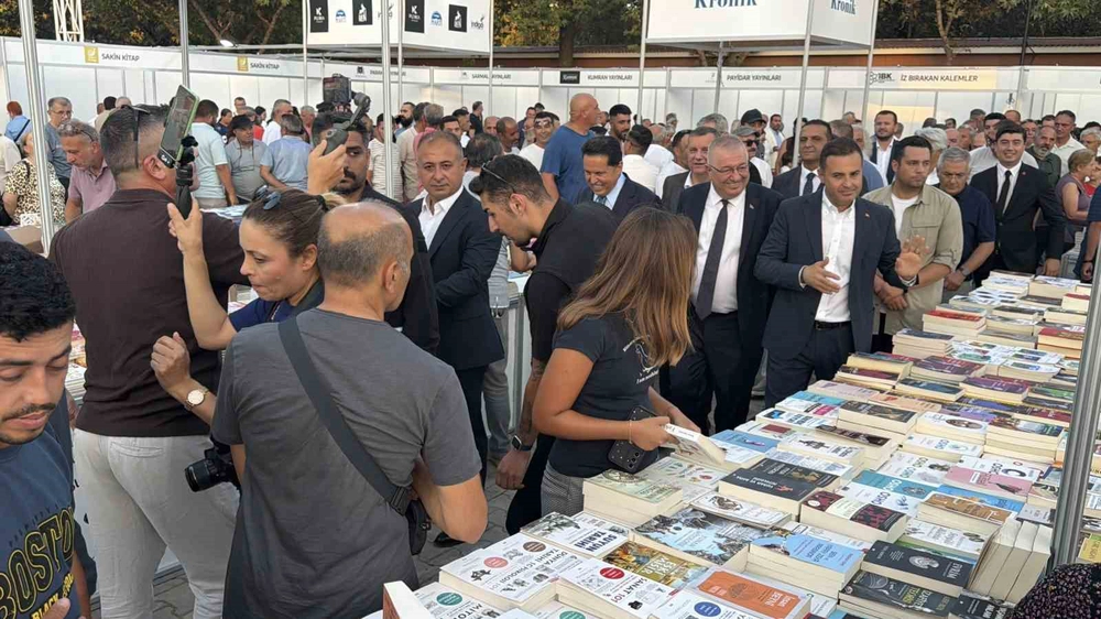 8. Edremit Kitap Fuarı Kitapseverlerle Buluştu