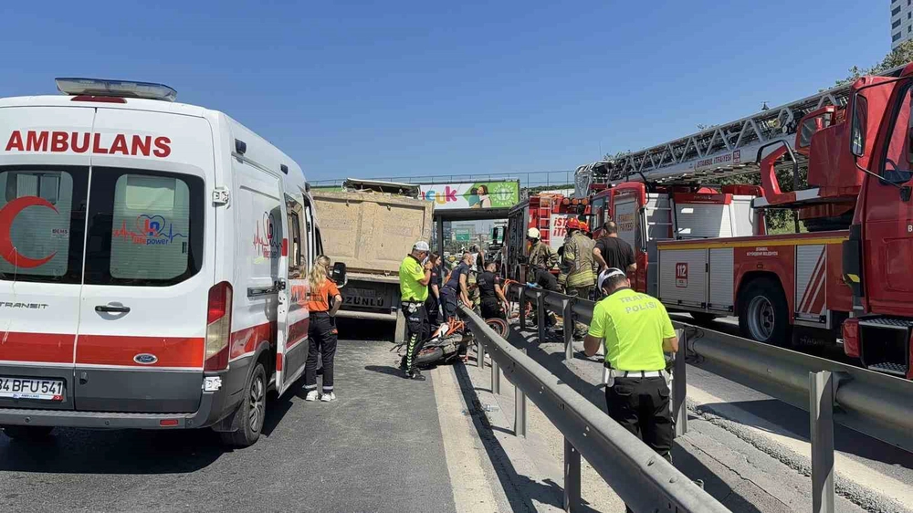 Basın Ekspres Yolunda Motosiklet Sürücüsü Hafriyat Kamyonunun Altında Can Verdi