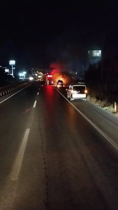 Bursa'da Lüks Cip Seyir Halinde Alev Aldı O Anlar Kamerada