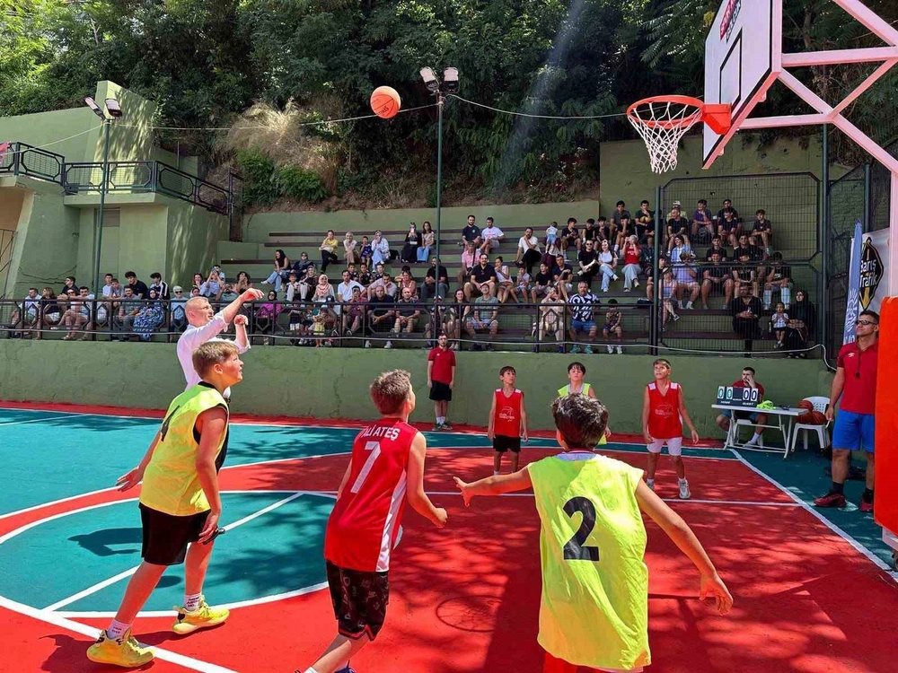 Gölcük'te Sokak Basketbolu Turnuvası Başladı