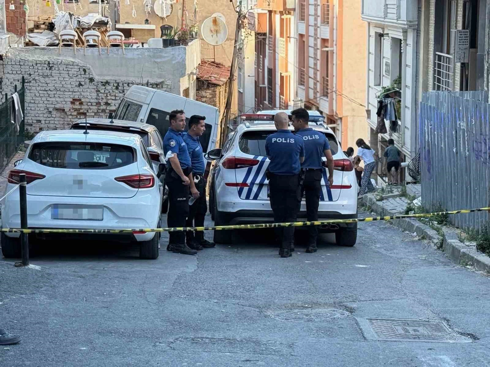 Şişli'de Kötü Koku İhbarı: 25 Yaşındaki Genç Evinde Ölü Bulundu