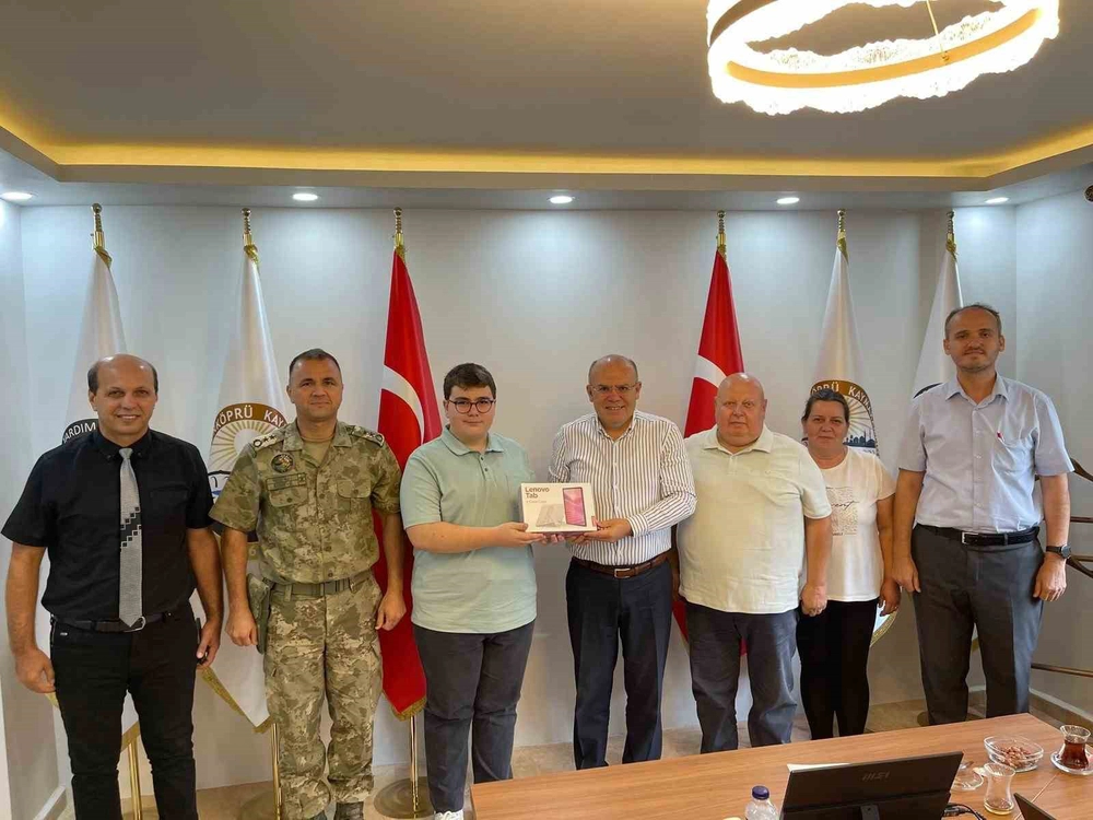 Uzunköprü'de Köy Okulundan Fen Lisesine Uzanan Başarıya Tablet Ödülü