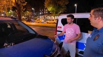 İnegöl'de Duyarlı Vatandaş Bulduğu 30 Bin Lirayı Polise Teslim Etti