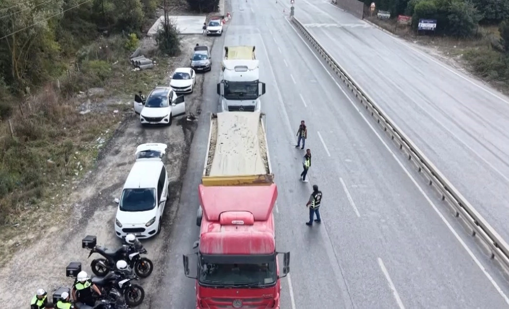 Arnavutköy'de Hafriyat Kamyonları ve Beton Mikserlerine Sıkı Denetim