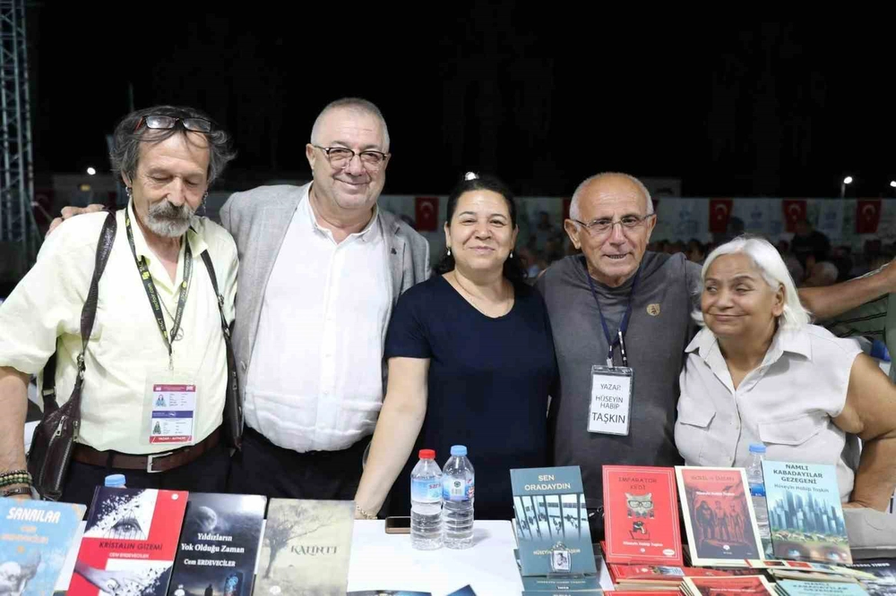 Edremit Kitap Fuarı Dördüncü Gününde Yazarlar ve Okurları Buluşturdu