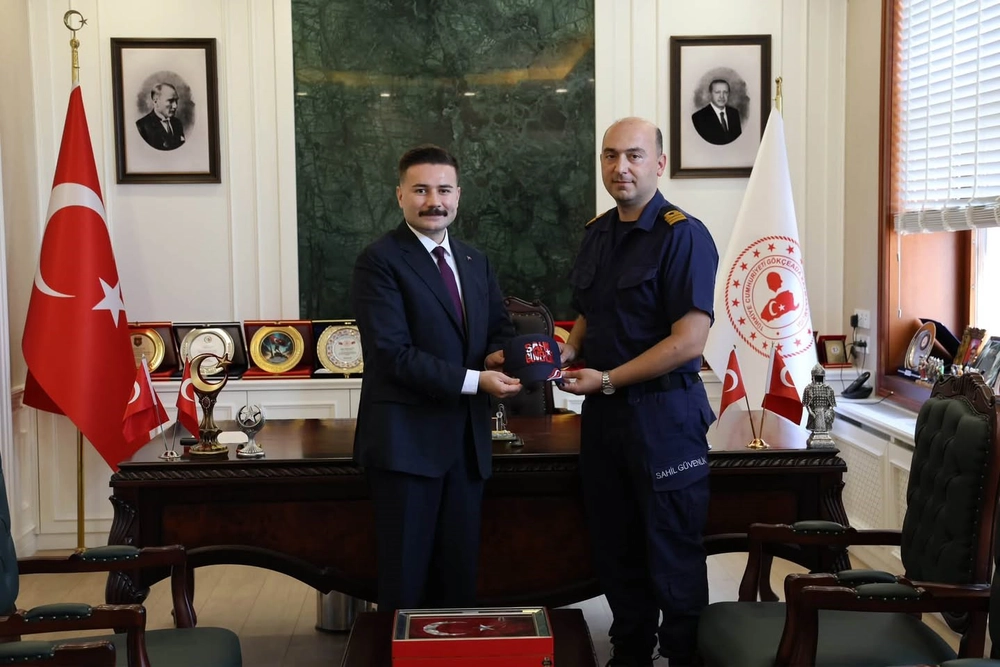 Sahil Güvenlik Batı Marmara Grup Komutanı Borucu Gökçeada Kaymakamı Acar'ı Ziyaret Etti