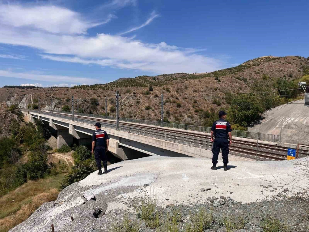 Bilecik'te Demiryolu Hatlarında Jandarma Denetimi