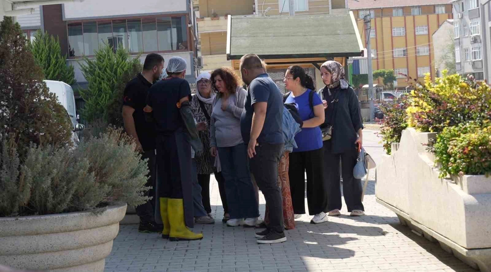 Darıca'da Denizde Ölü Bulunan 3 Kardeşin Cenazesi Aileye Teslim Edildi