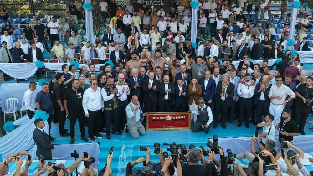 66. Kurtdereli Mehmet Pehlivan Yağlı Güreşleri'nde Altın Kemer Mustafa Taş'ın Oldu