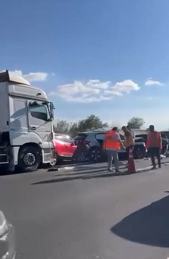 Anadolu Otoyolu'nda Zincirleme Kaza: 6 Yaralı