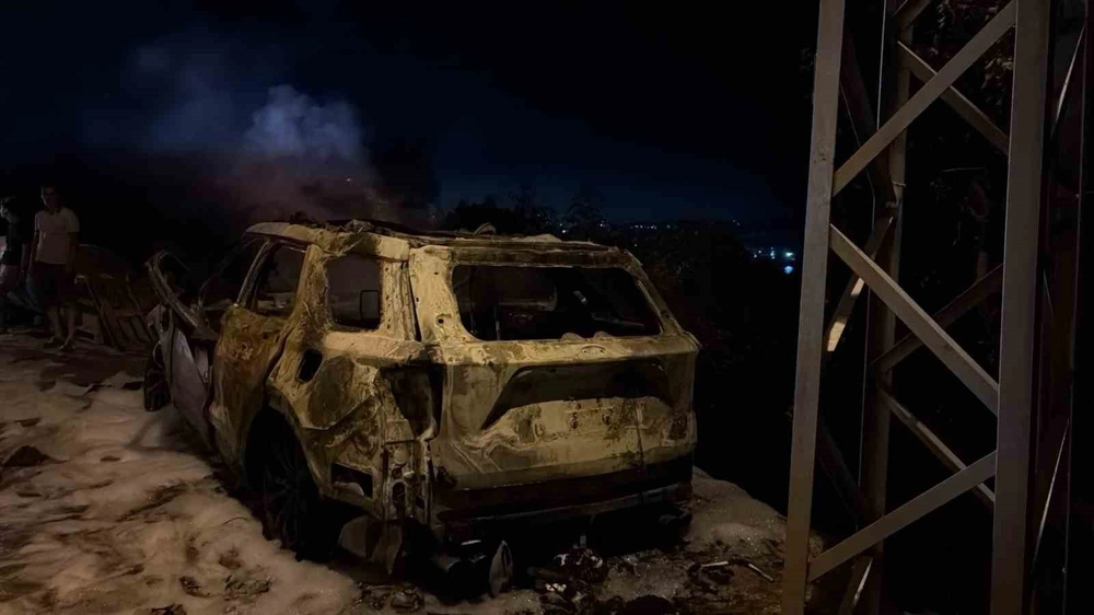 Erdek'te Otomobil Yangını Paniğe Yol Açtı