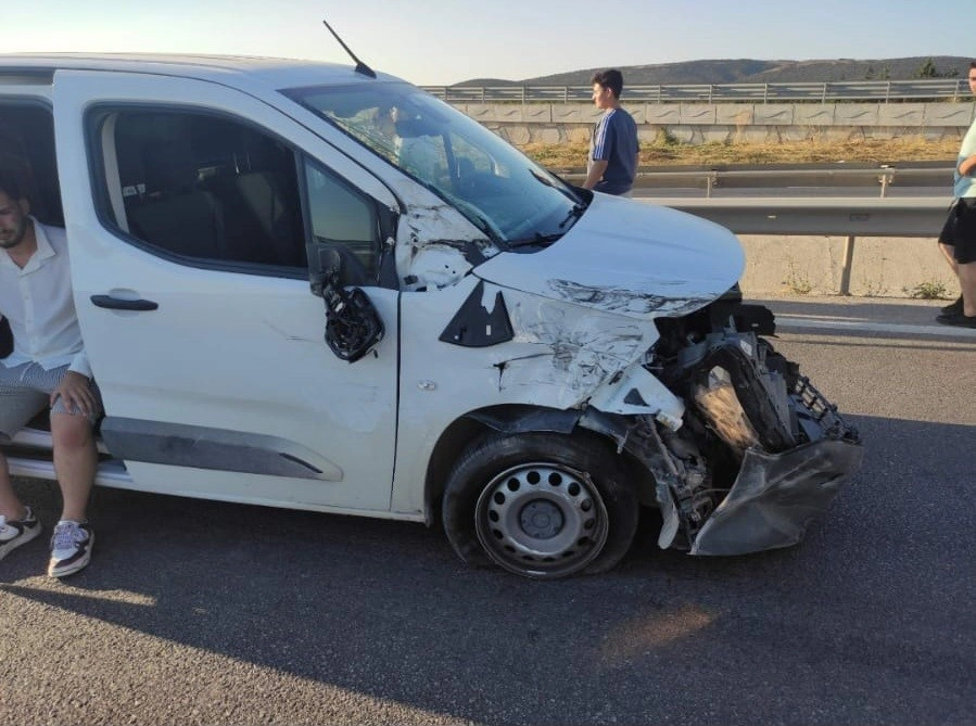 Bursa'da 5 Araçlı Zincirleme Kaza: 1 Yaralı