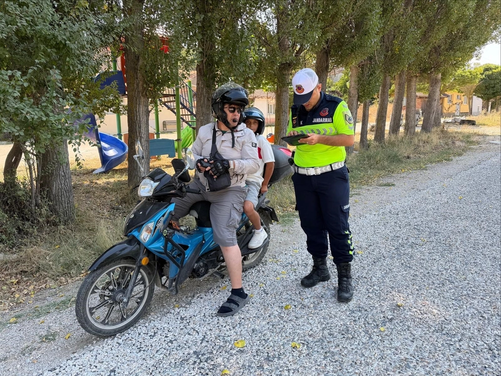 Bozüyük'te Motosiklet Sürücülerine Güvenli Sürüş Eğitimi Verildi