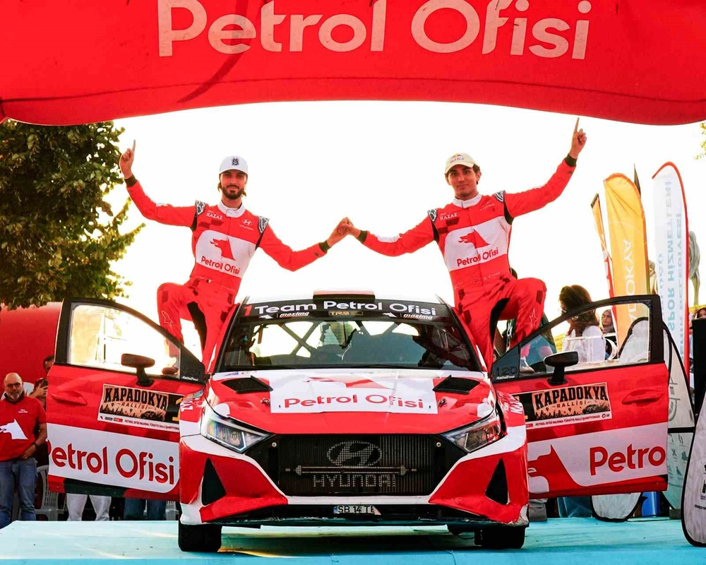 Kerem Kazaz ve Silvestre Kapadokya Rallisi'nde Zafere Ulaştı