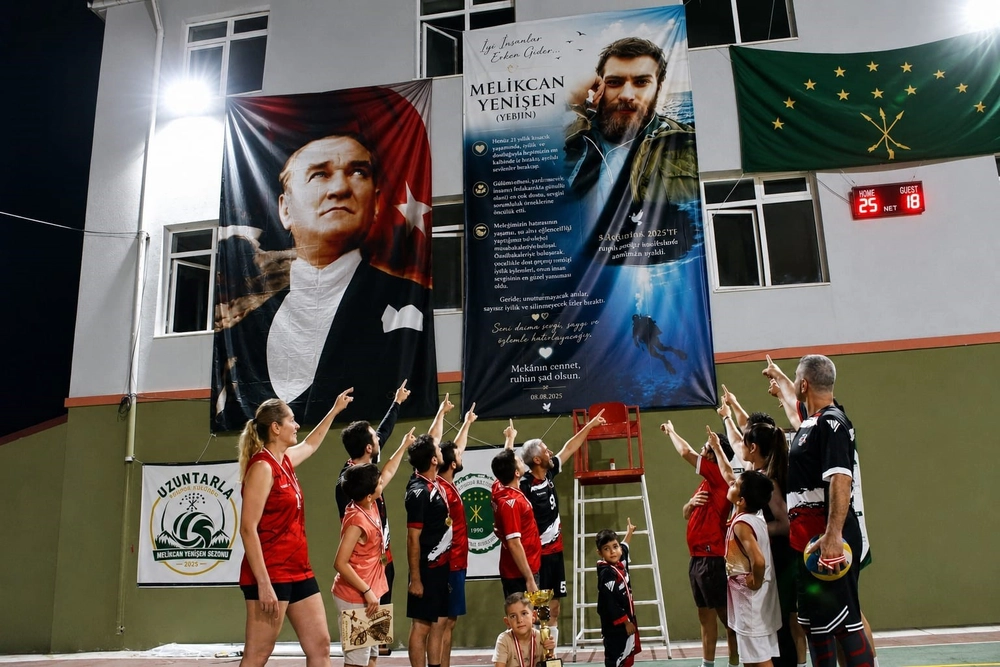 Sapanca Gölü'nde Vefat Eden Dalgıç Anısına Voleybol Turnuvası