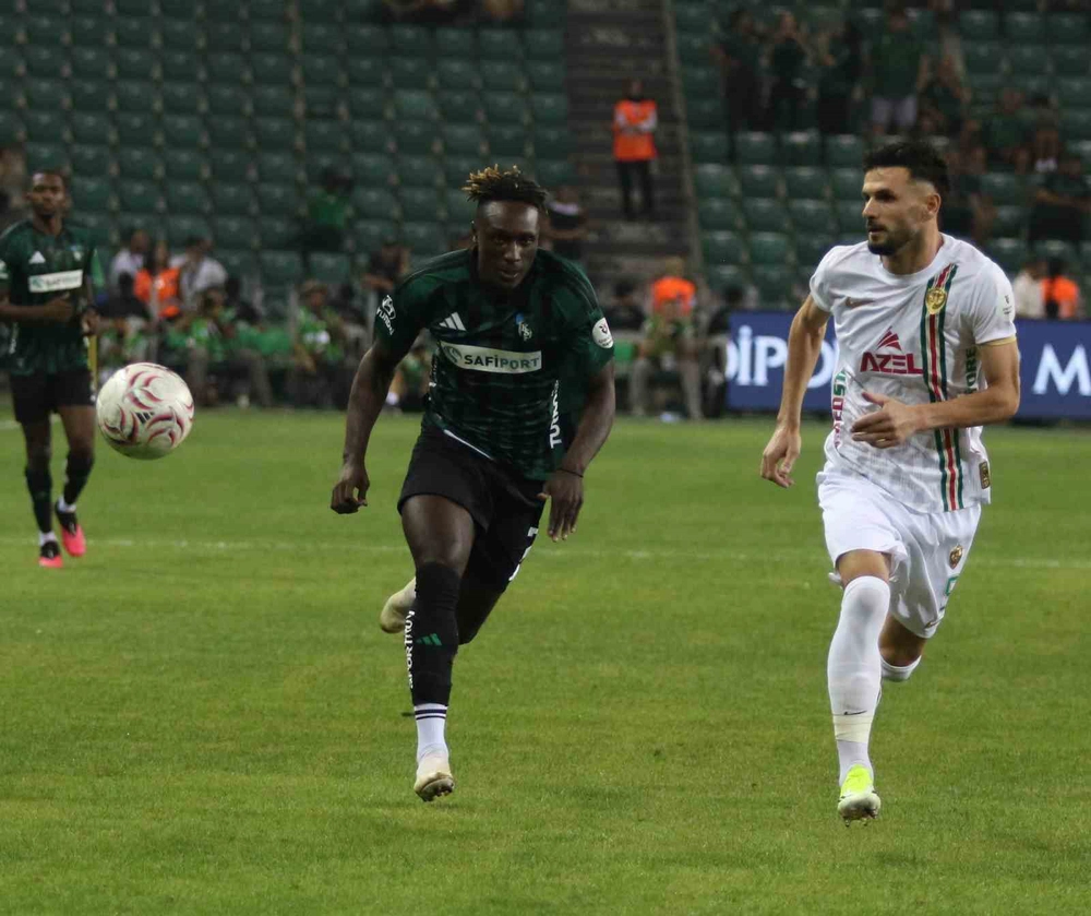 Kocaelispor ile Amed Sportif Faaliyetler Arasındaki Mücadelede İlk 20 Dakika Geride Kaldı