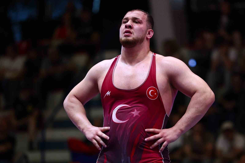 Milli Güreşçi Hakan Büyükçıngıl Akdeniz Oyunları'nda Zirvede