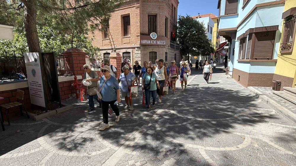 Havran'da Siyah İncir Hasadı Turizme Açıldı
