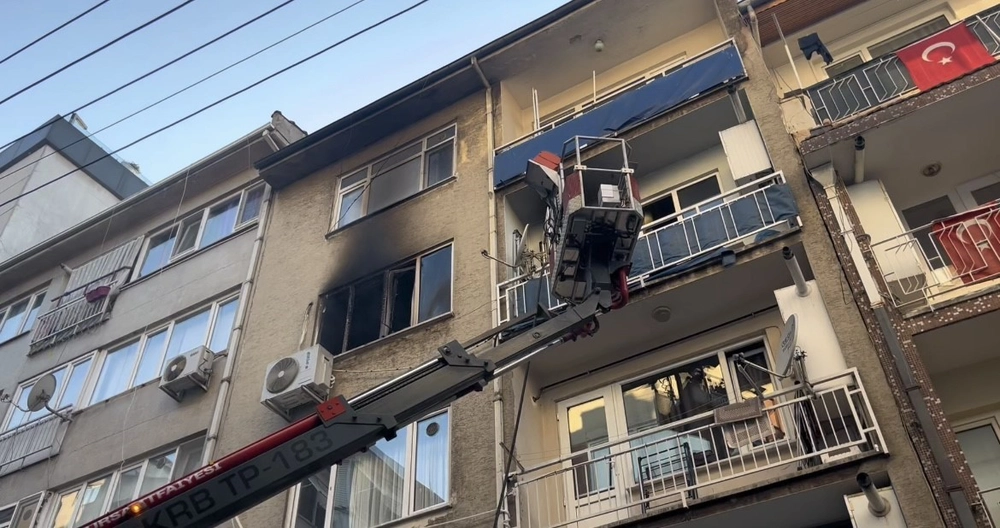 Bursa'da Apartman Yangını Paniğe Neden Oldu