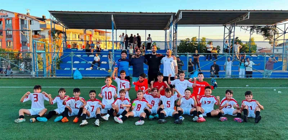 Körfez Gençlerbirliği U12 Takımı Minikler Turnuvasında Namağlup Şampiyon