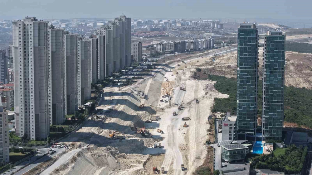 Gökdelenler arasında yüzlerce iş makinesi İstanbul’a nefes aldıracak yol için çalışıyor
