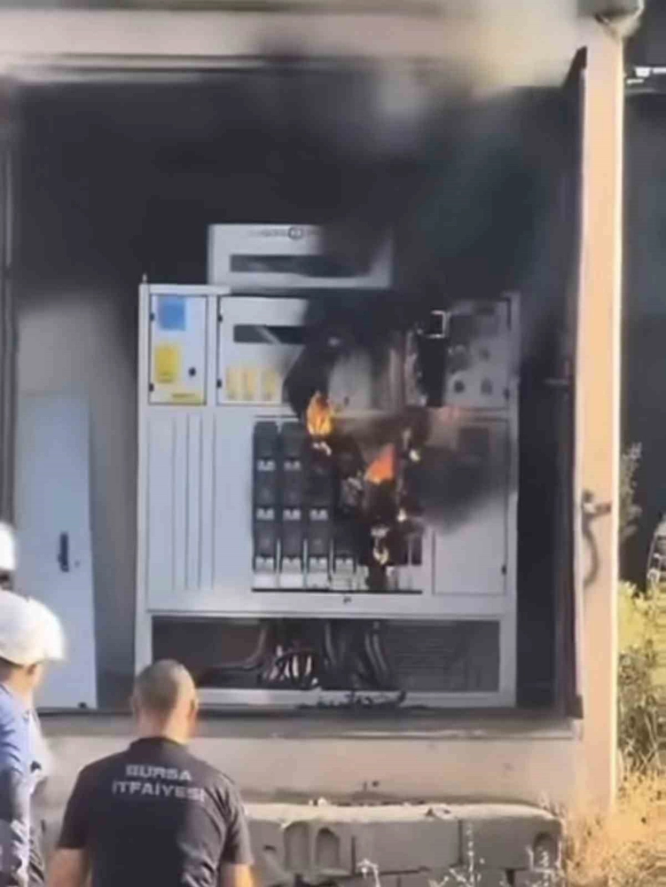 Bursa'da Trafo Yangını İtfaiye Müdahalesiyle Söndürüldü