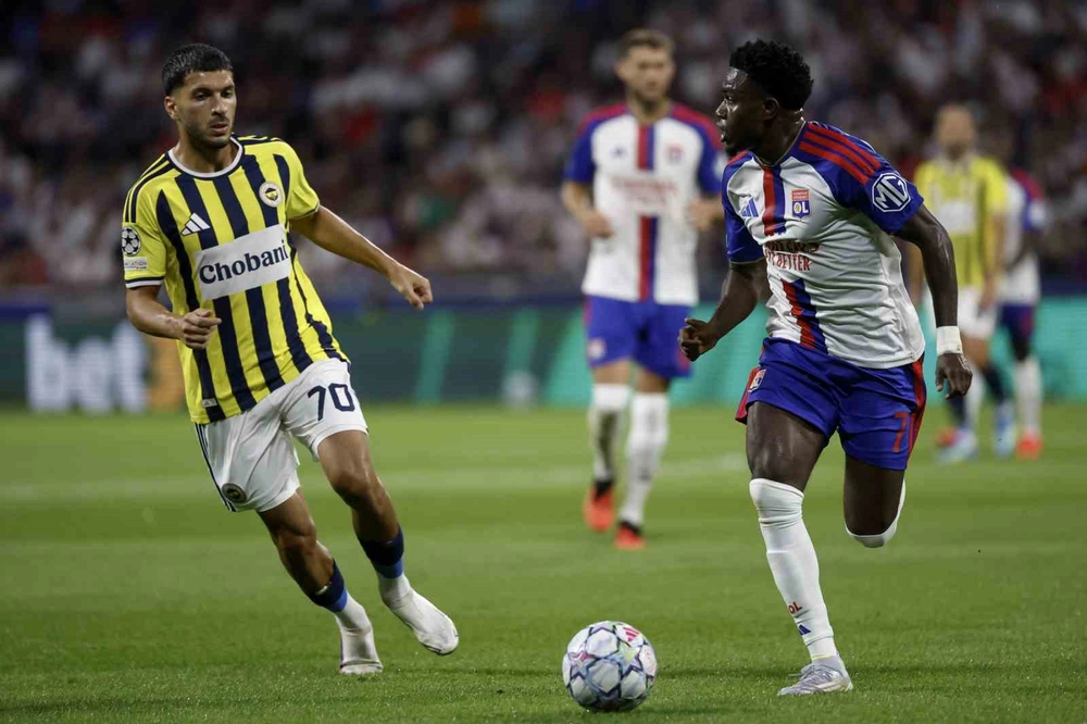 Fenerbahçe Lyon Karşısında İlk Yarıda 2-0 Öne Geçti