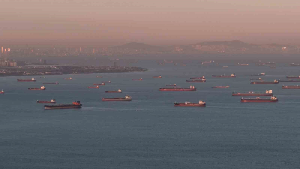 İstanbul Açıklarında Tehlikeli Yük Taşıyan Tankerler Havadan Görüntülendi
