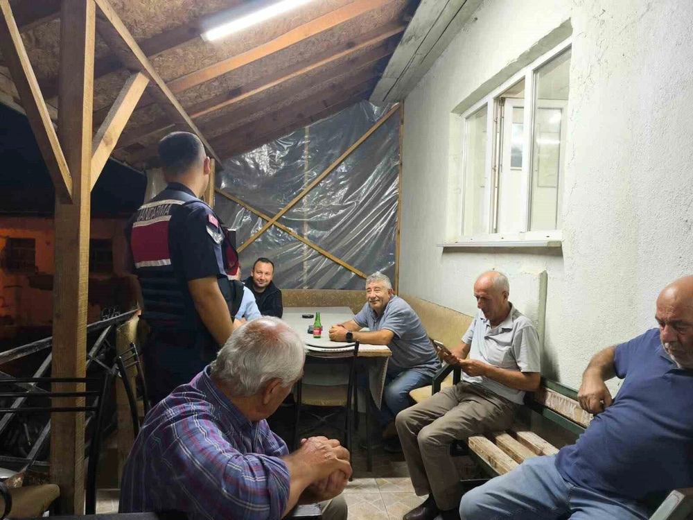 Bozüyük'te Jandarmadan Kıraathane Denetimi ve Bilgilendirme