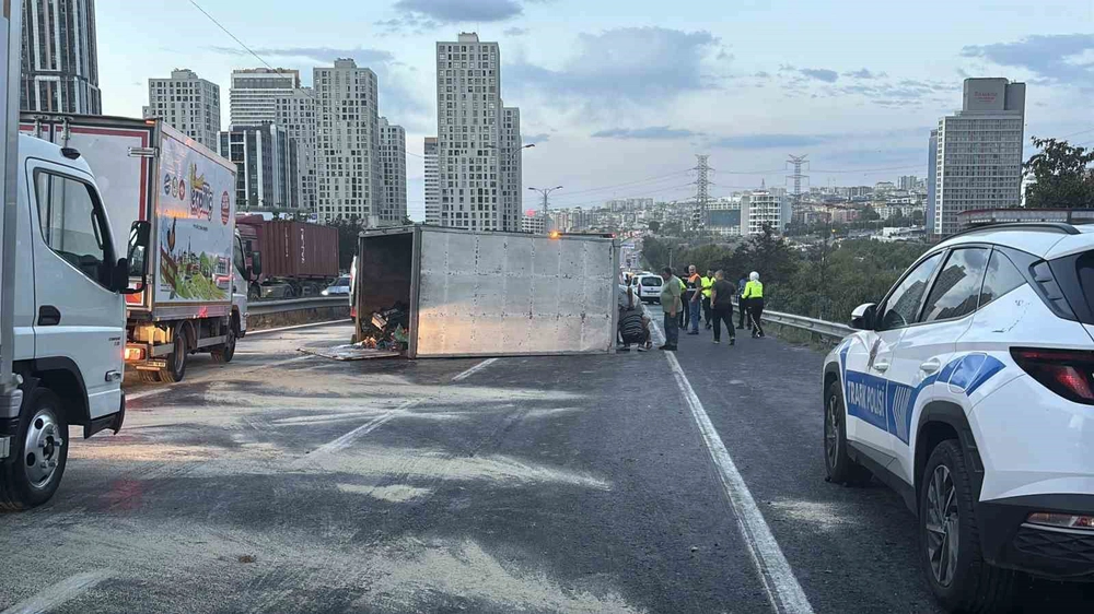 Esenyurt'ta 11 Araçlık Zincirleme Kaza 6 Yaralı