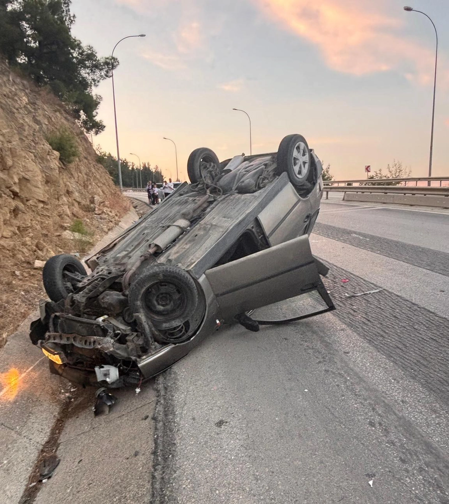 Bilecik'te otomobil takla attı, sürücü yaralandı