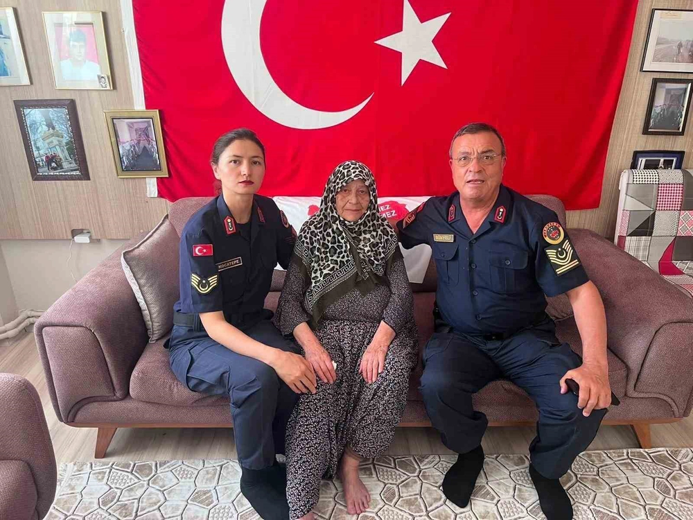 Jandarmadan Şehit Annesine Vefa Ziyareti