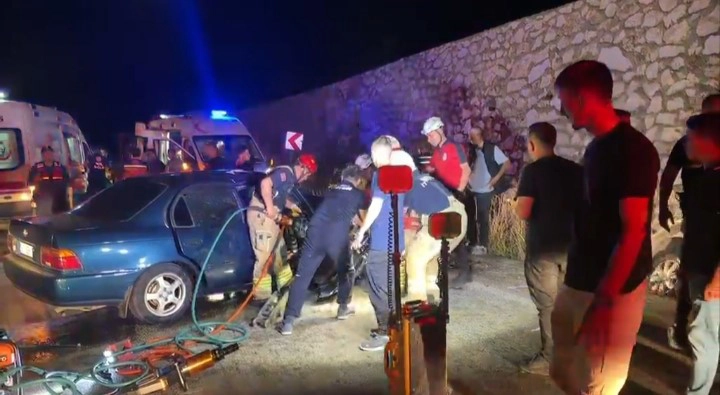 Bursa'da Kafa Kafaya Çarpışma: 2 Ölü, 5 Yaralı