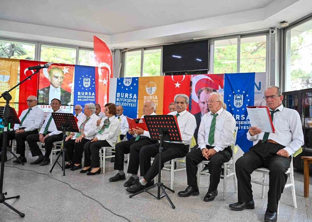 Bursa'da Huzurevi Sakinleri İçin Zafer Bayramı Coşkusu