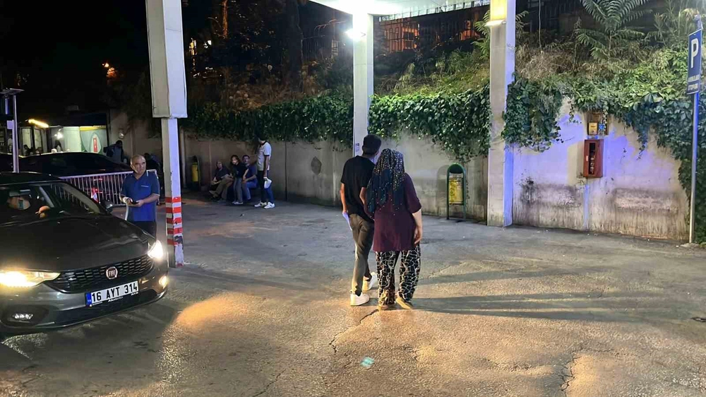 Bursa'da Cemiyette Yemekten Etkilenen 100 Kişi Hastanelik Oldu