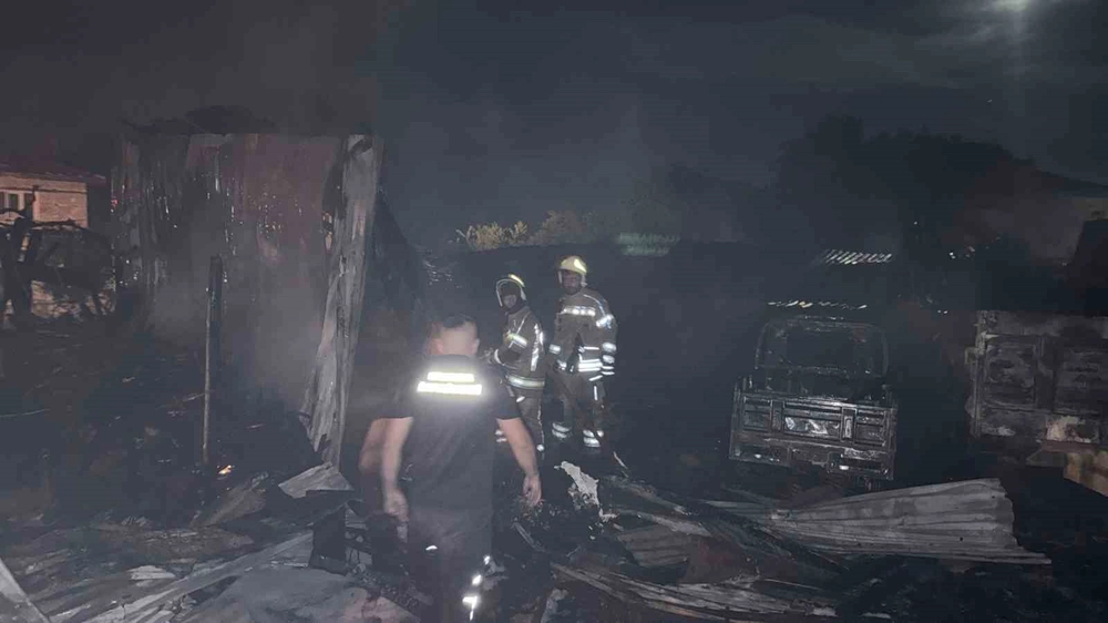 Bursa'da Samanlık Yangını Eve Sıçradı