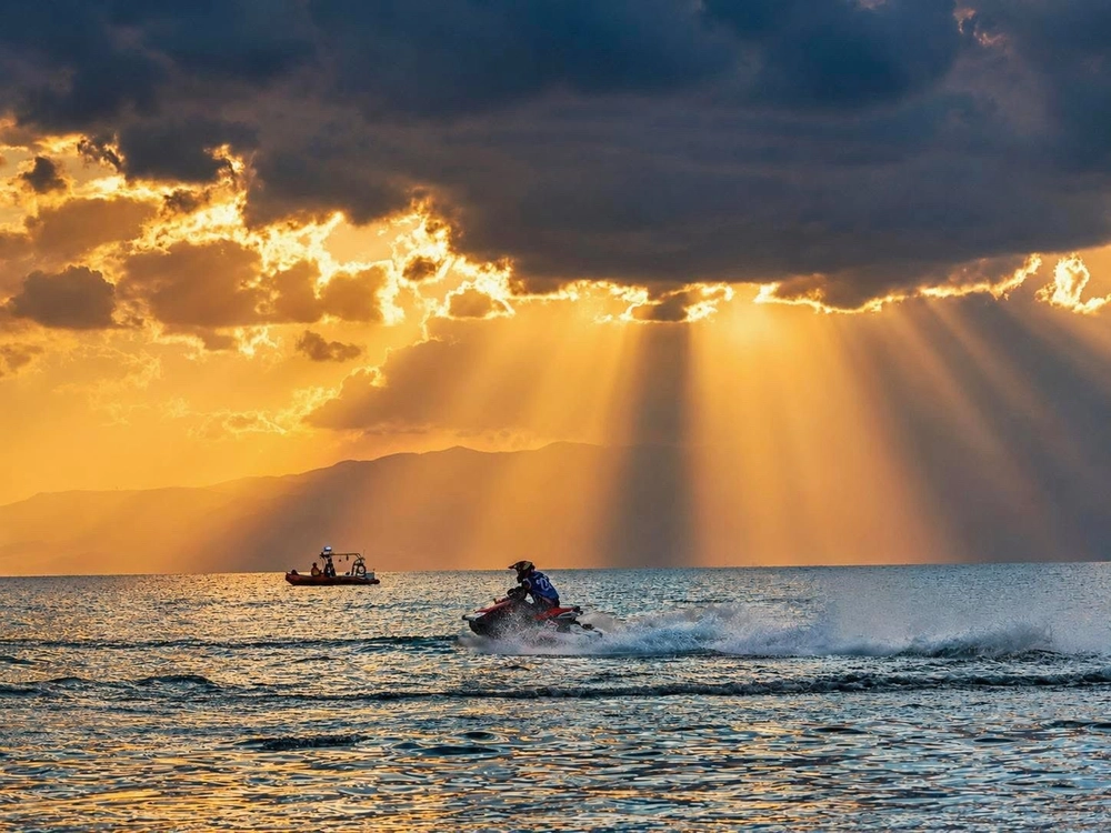 İznik Gölü'nde MotoSurf ve Sujeti Şampiyonası Heyecanı