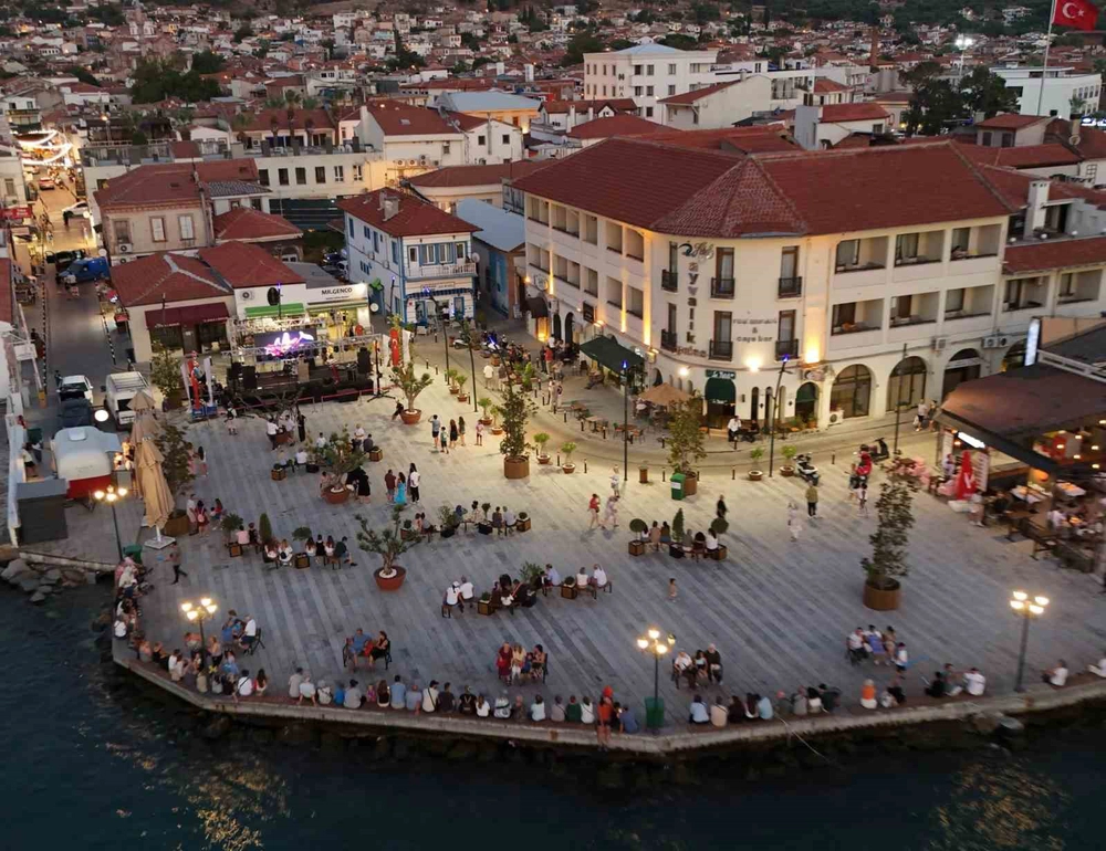 Ayvalık Tarihi Gümrük Meydanı İle Yeniden Buluştu