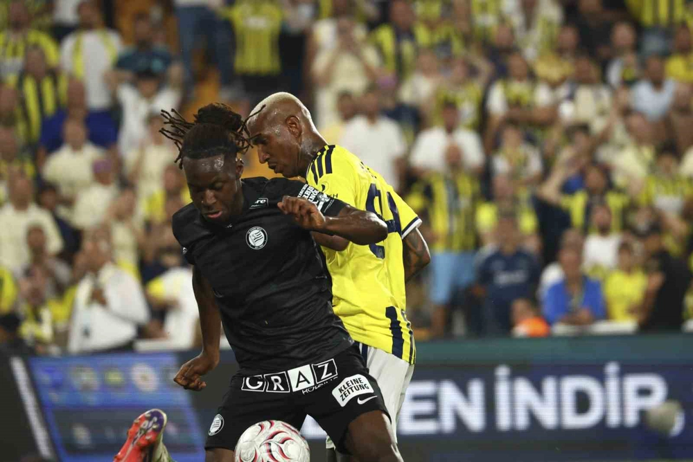 Fenerbahçe Şampiyonlar Ligi'nde Sturm Graz'ı 2-0 Yendi