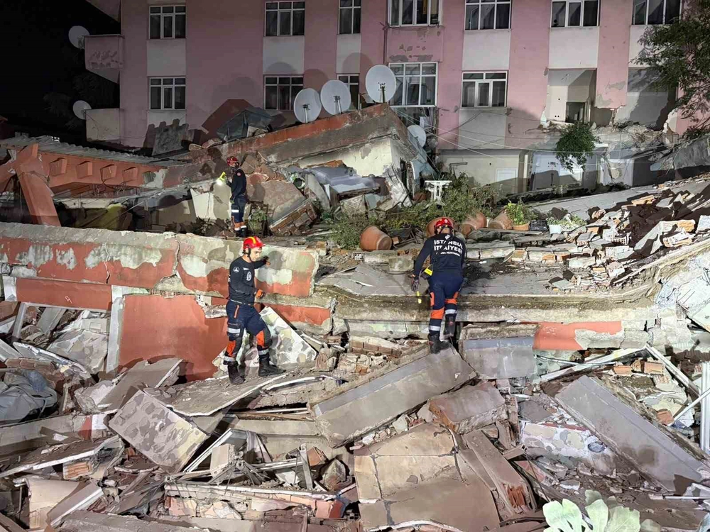 Bahçelievler'de Çöken Binada Önceden Tahliye Sayesinde Can Kaybı Yok
