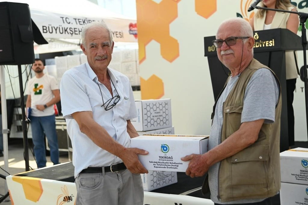 Tekirdağ'da 780 Arıcıya 186 Ton Yem Desteği