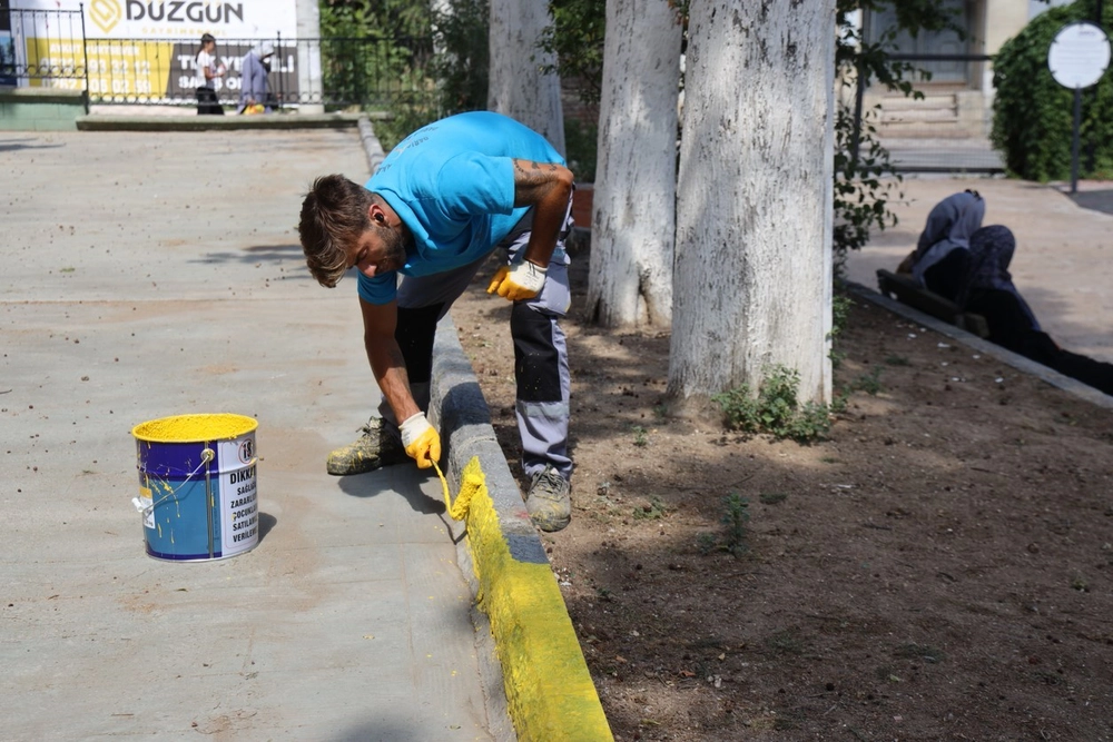 Darıca Belediyesi Cadde ve Sokaklarda Yenileme Çalışmalarına Devam Ediyor