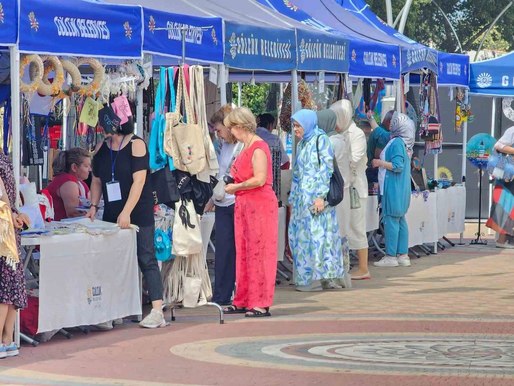 Gölcük'te Geleneksel El Sanatları Festivali Başladı