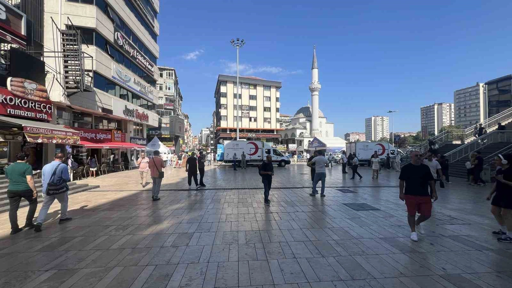 İBB'nin Reddettiği Kızılay Çadırına Bahçelievler Belediyesi Sahip Çıktı