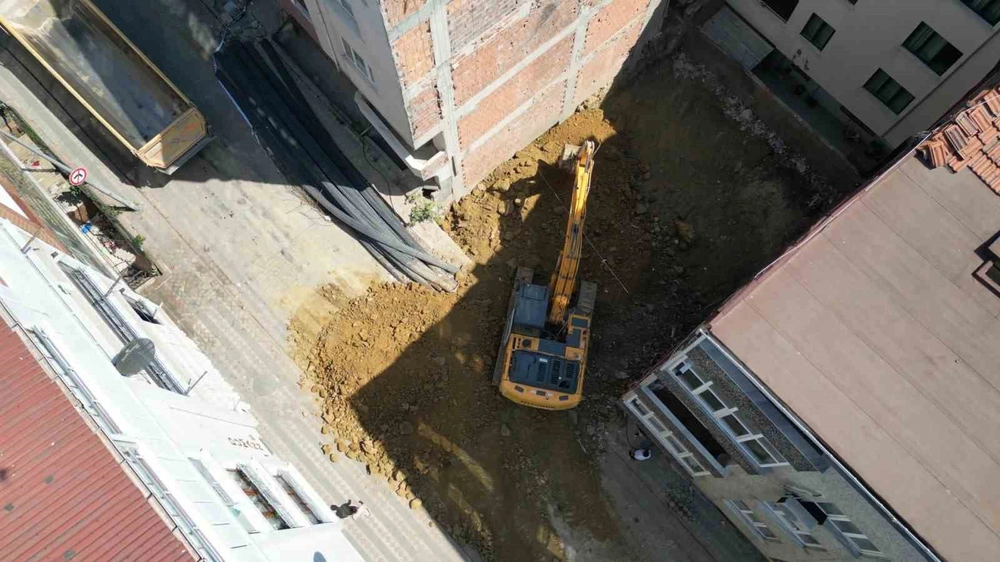 Sultangazi'de Temel Kazısı Panik Yarattı 4 Bina Tahliye Edildi