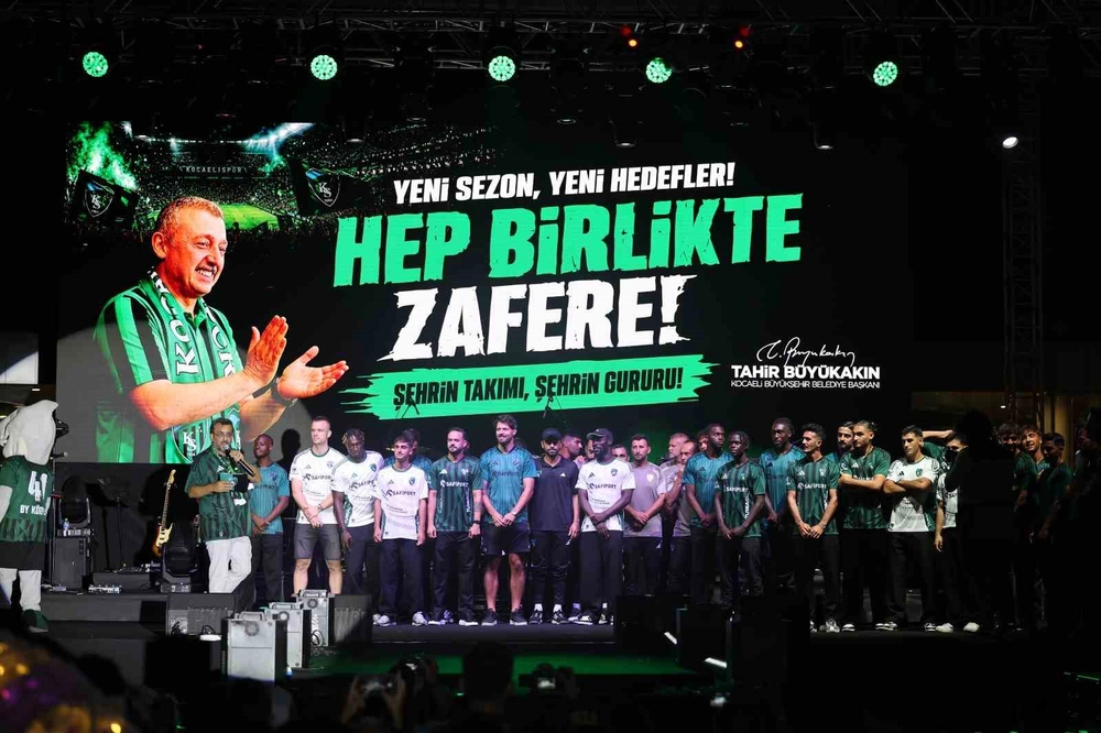 Kocaelispor'da Sezon Açılışı Coşkusu: Metehan Tanıtıldı, Buray Sahne Aldı