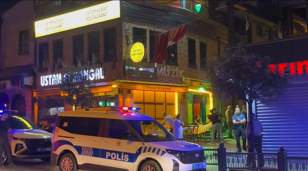Tarihi Arapşükrü Sokağı'nda kavga polise rağmen sürdü