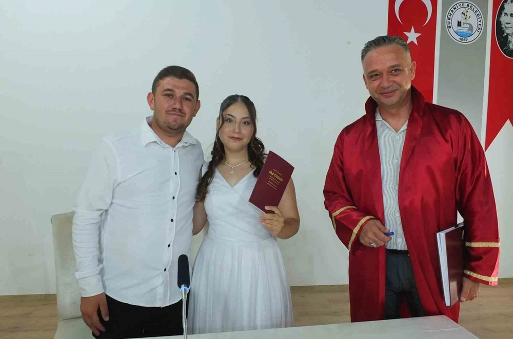 Burhaniye'de Nikah Sayısı 100'e Ulaştı