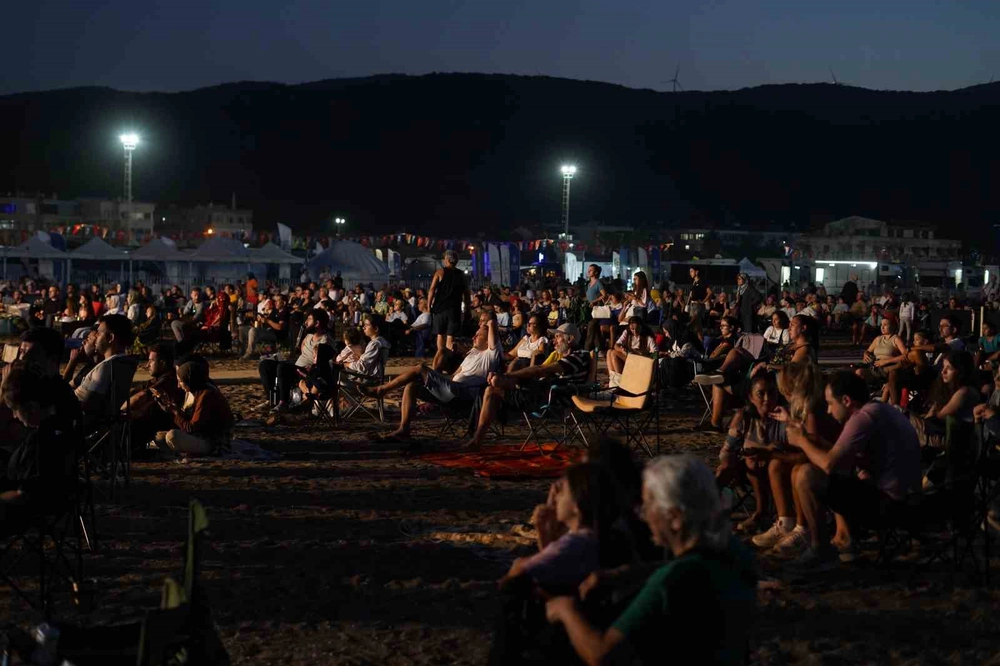 Yeniköy Sahili'nde 25 Bin Kişi Perseid Meteor Yağmuru'nu İzledi